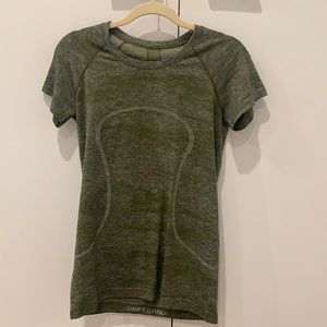 Lulu lemon short sleeve